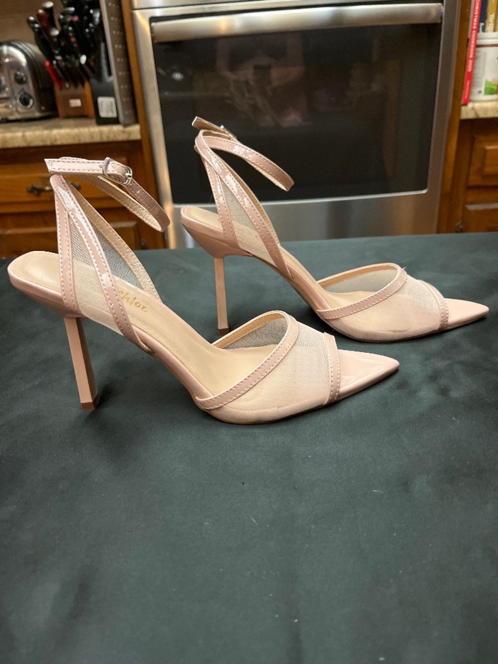 NWT Blush Pink Patent/Mesh Open Toe Sandals.  8.5.